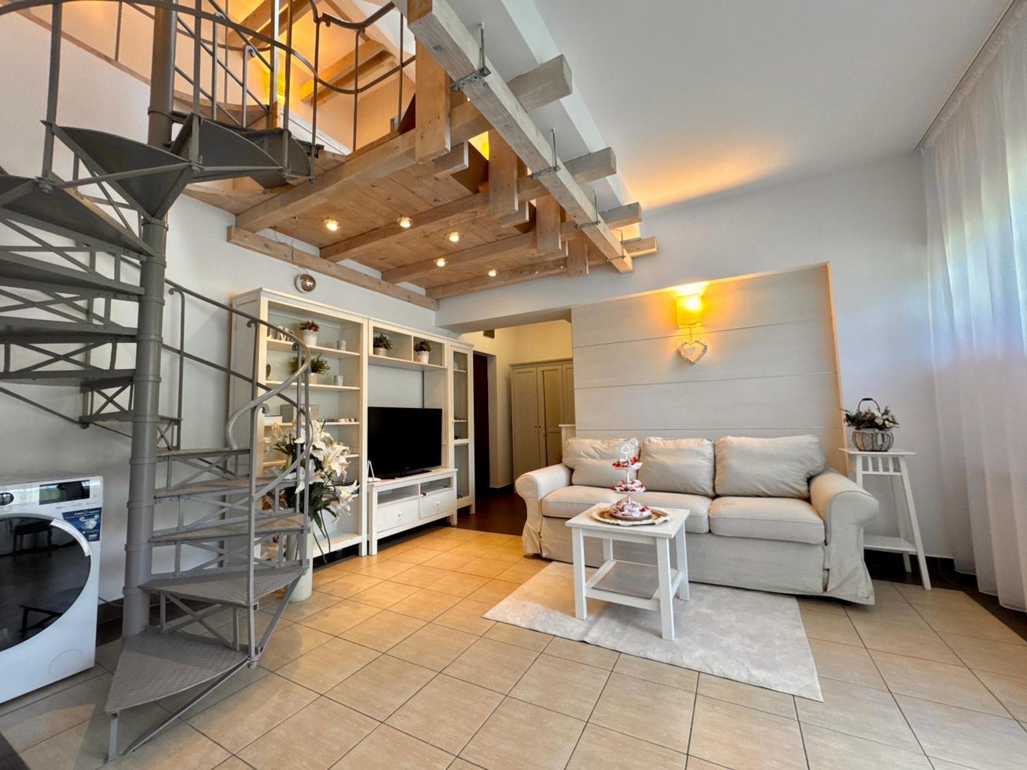 The Royal Nest Apartament *